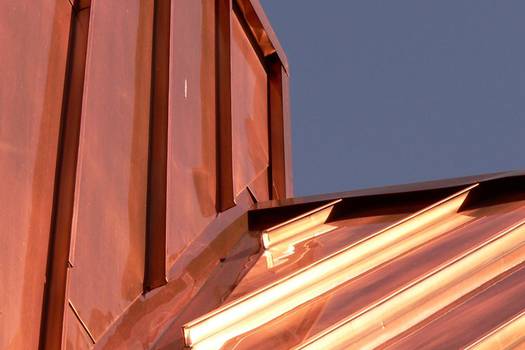 Metal Roofs: 5 Tips to Safeguard Against Rust and Harsh Elements