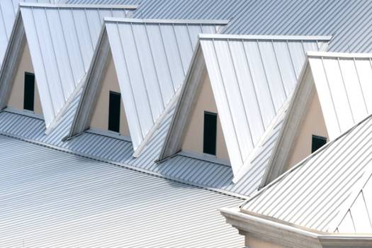 Aluminum roofing vs composite roofing