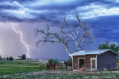 Lightning strikes in northeast Boulder County, Colo., Striking Photography by Bo Insogna