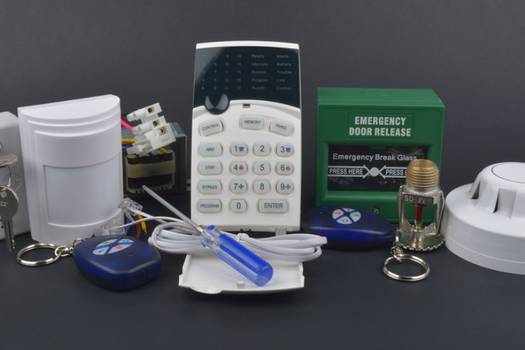 ADT vs Vivint Security home security systems