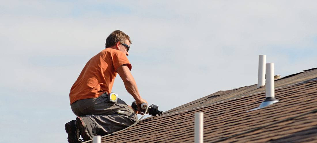 Finding-BBB-accredited-roofing-contractors-to-install-asphalt-shingle-roof