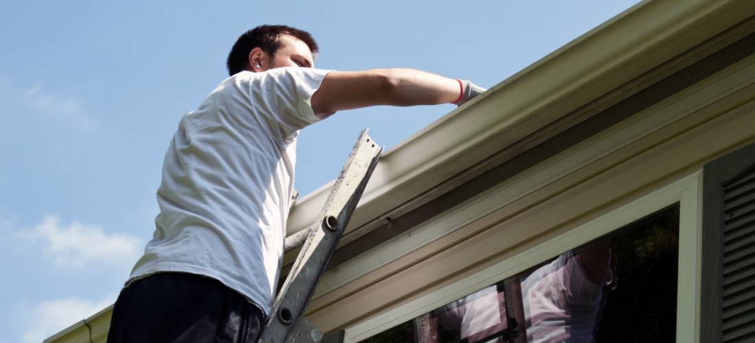 cleaning roof